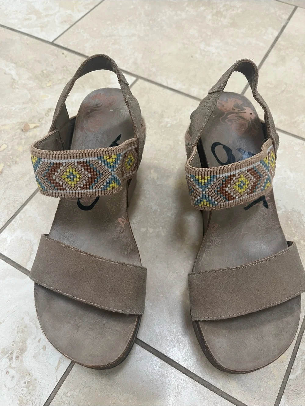 Women's Taupe Wedge Sandals with Beaded Strap 7.5